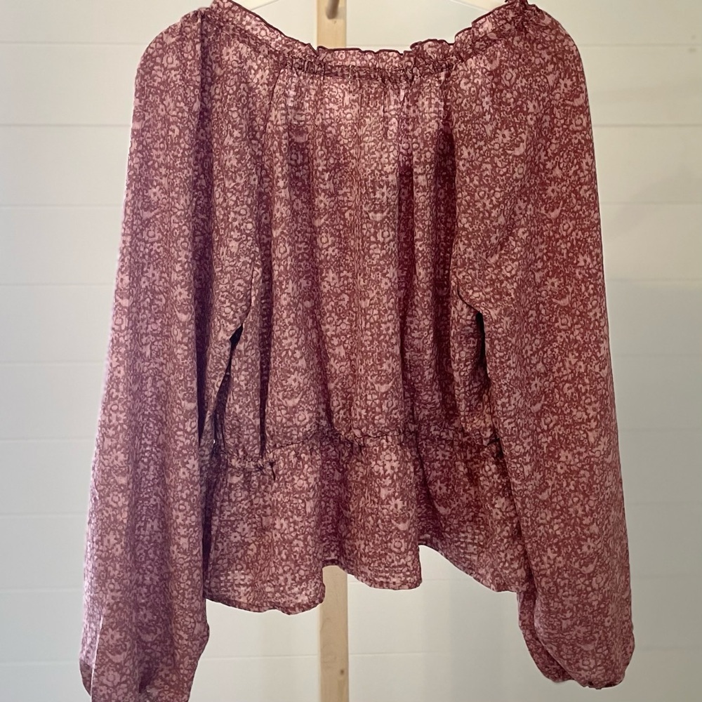 Universal Thread Floral Blouse in Burgundy - Picture 6 of 9